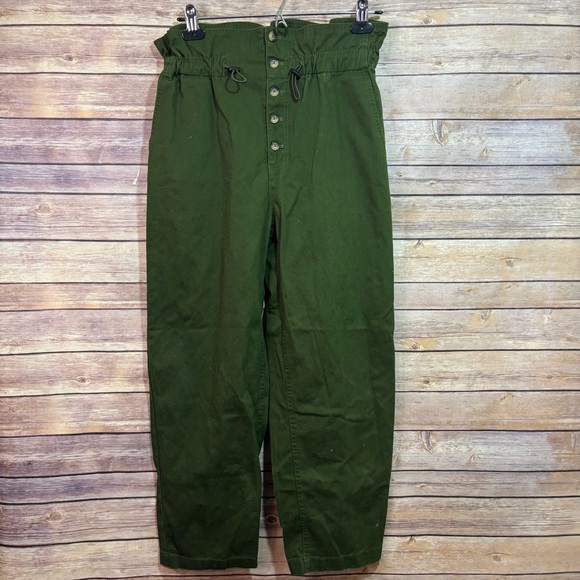 Urban Outfitters Pants - Urban Outfitters army green straight leg paper bag pants Size Small H3